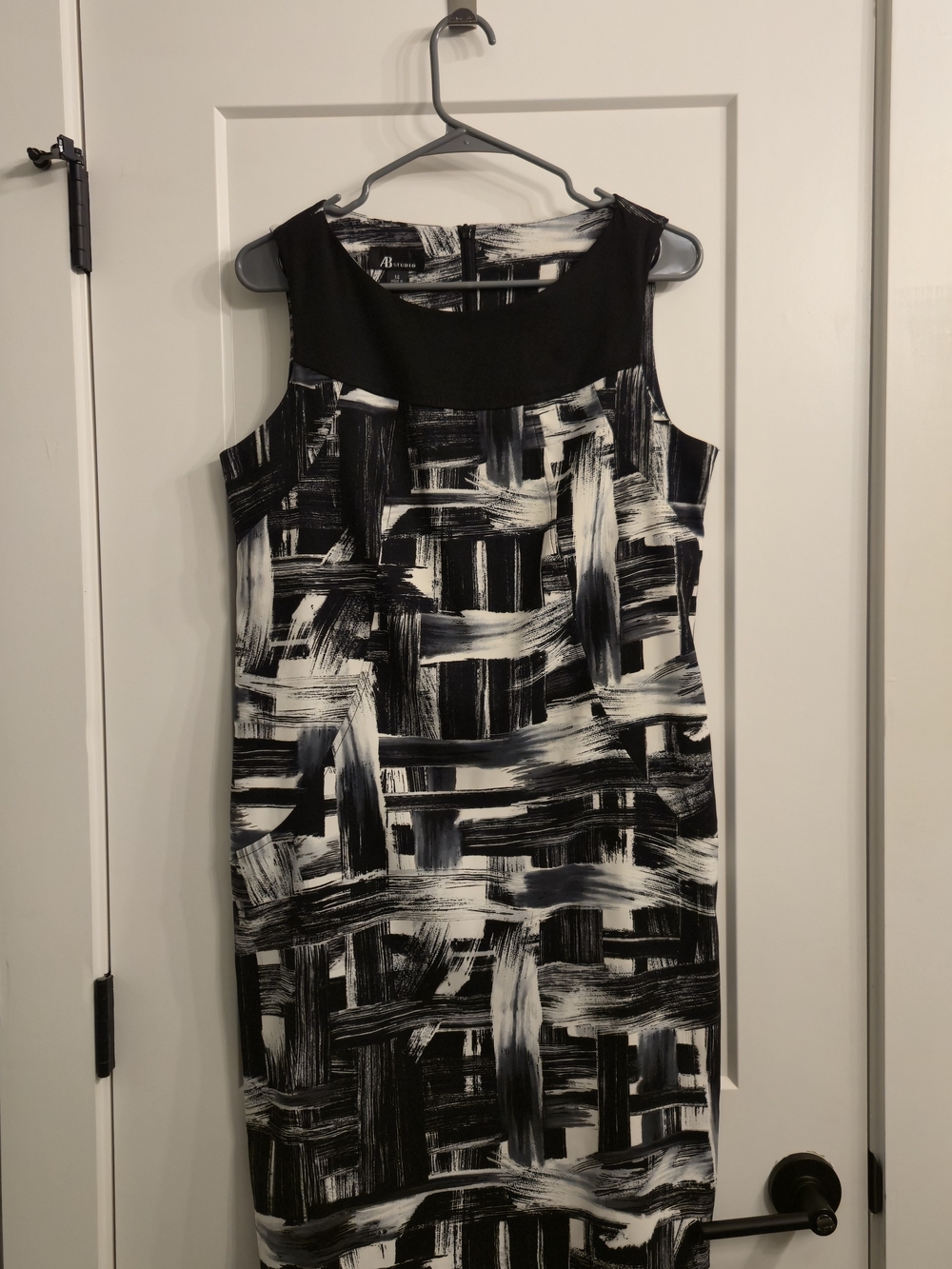 Sleeveless Black & White Brushstroke Sheath Dress